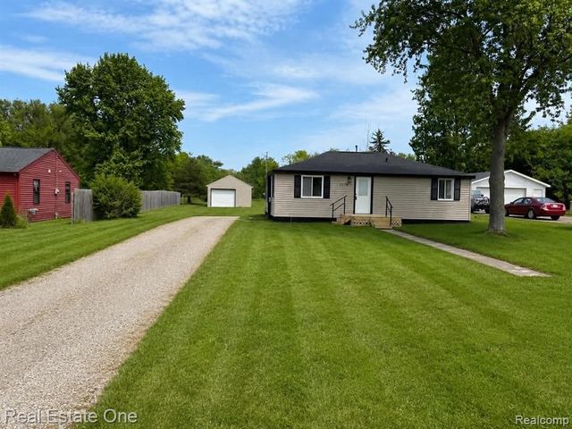 7379 Lawrence Street, Grand Blanc, MI 48439