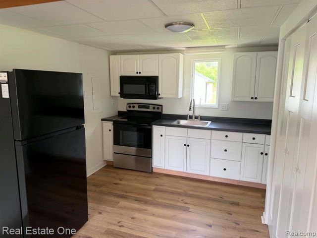 7379 Lawrence Street, Grand Blanc, MI 48439