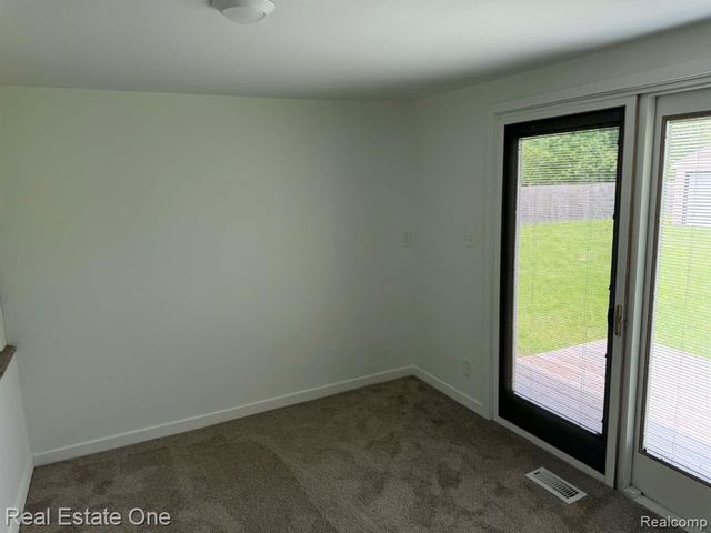 7379 Lawrence Street, Grand Blanc, MI 48439