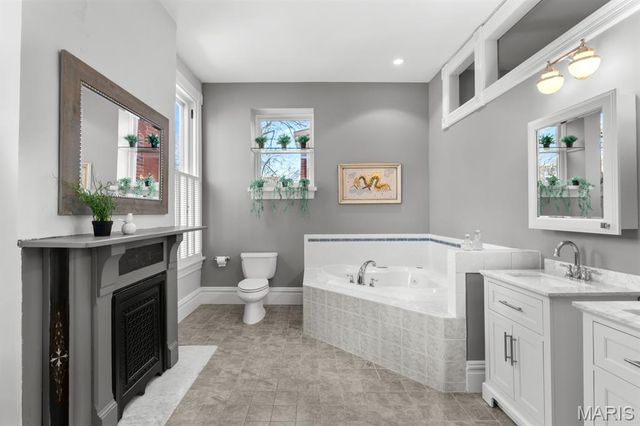 2346 Albion Place, St Louis, MO 63104