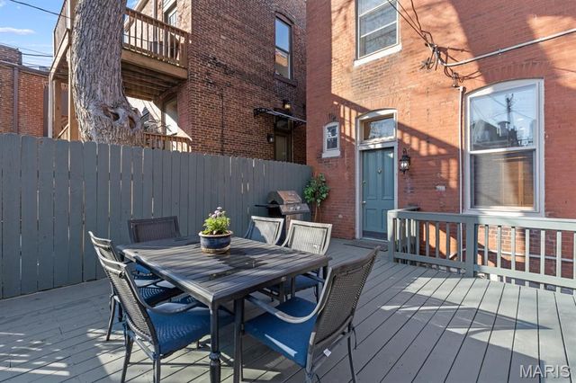 2346 Albion Place, St Louis, MO 63104