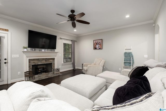 112 WILLOW BRANCH LANE, Chelsea, AL 35043