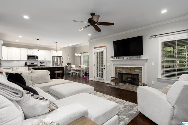 112 WILLOW BRANCH LANE, Chelsea, AL 35043