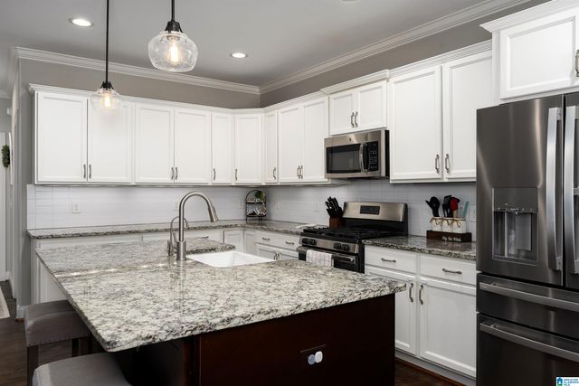 112 WILLOW BRANCH LANE, Chelsea, AL 35043