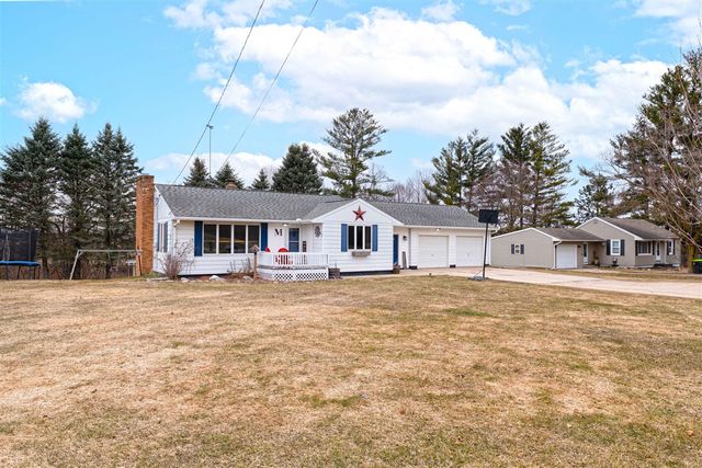 6740 S Eberhart Avenue, Clare, MI 48617