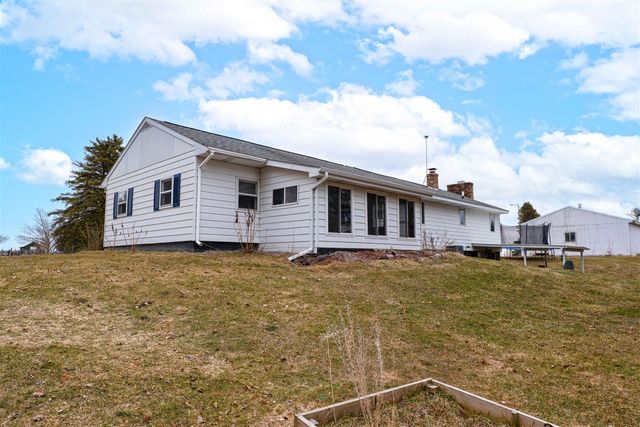 6740 S Eberhart Avenue, Clare, MI 48617