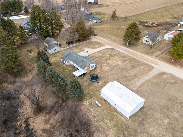 6740 S Eberhart Avenue, Clare, MI 48617