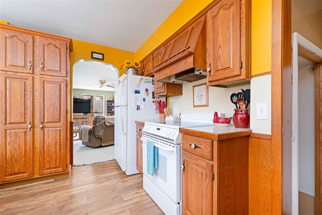 6740 S Eberhart Avenue, Clare, MI 48617