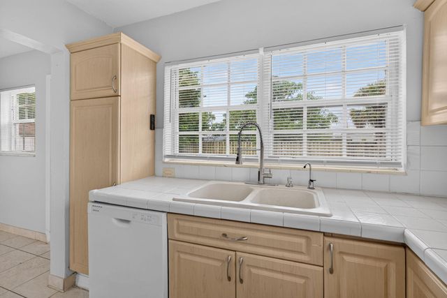 410 NW 52ND Court, Oakland Park, FL 33309