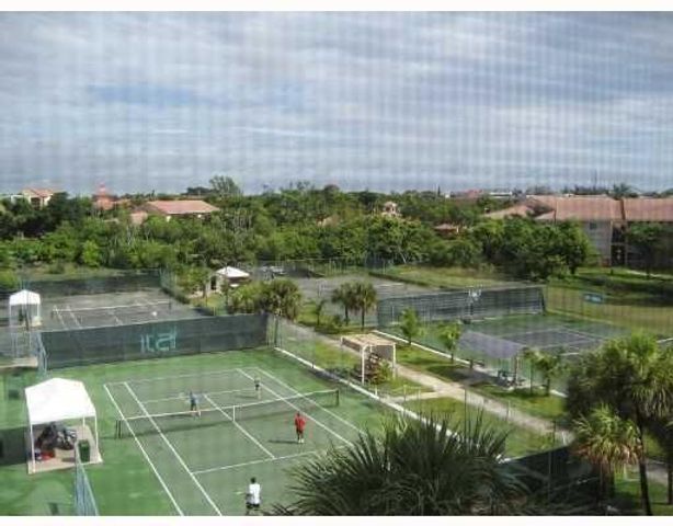 825 Egret Circle 404, Delray Beach, FL 33444
