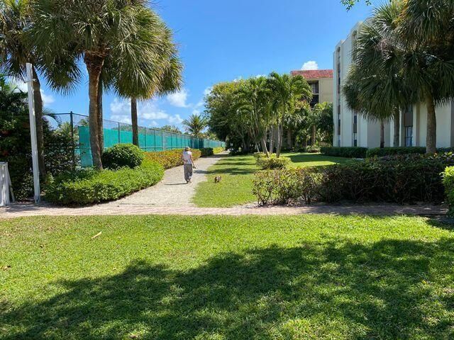 825 Egret Circle 404, Delray Beach, FL 33444