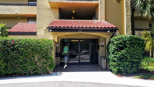 825 Egret Circle 404, Delray Beach, FL 33444