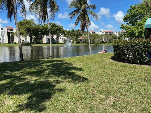 825 Egret Circle 404, Delray Beach, FL 33444