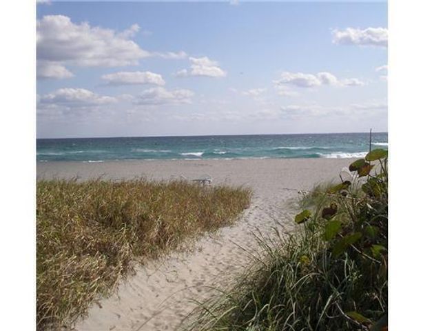 825 Egret Circle 404, Delray Beach, FL 33444