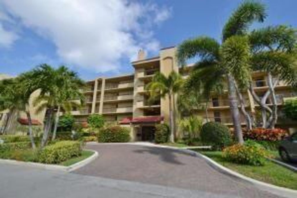 825 Egret Circle 404, Delray Beach, FL 33444