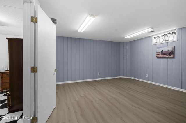 7409 Independence Cove, Louisville, KY 40214