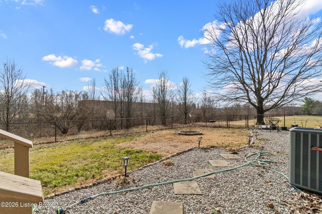 7409 Independence Cove, Louisville, KY 40214