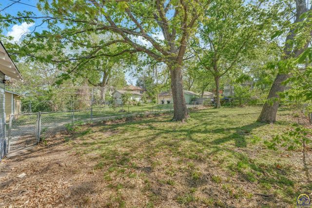 312 SW Elmwood AVE, Topeka, KS 66606