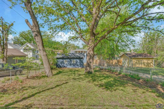 312 SW Elmwood AVE, Topeka, KS 66606