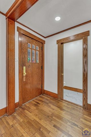 312 SW Elmwood AVE, Topeka, KS 66606
