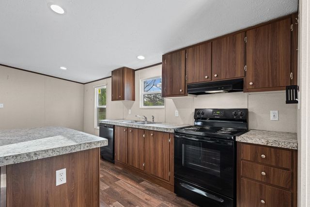 2231 Westminster Hwy Street, Walhalla, SC 29691