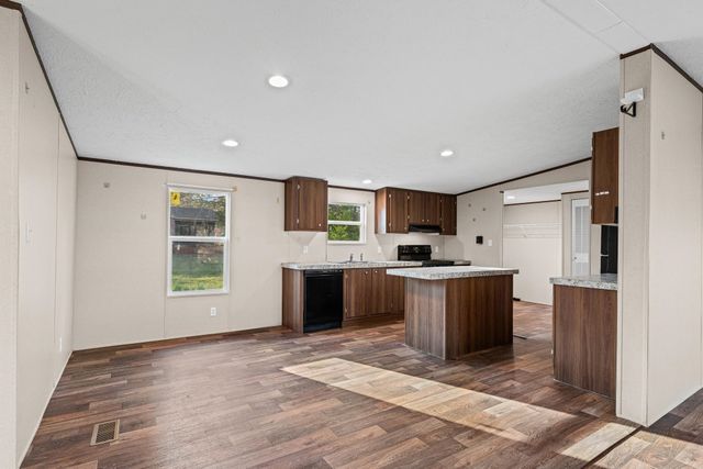 2231 Westminster Hwy Street, Walhalla, SC 29691