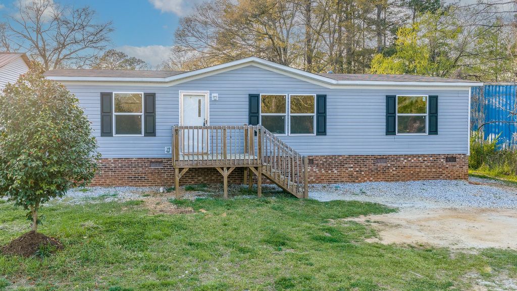 2231 Westminster Hwy Street, Walhalla, SC 29691