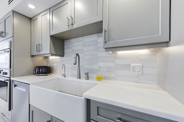 5510 N Ocean Drive 7c, Singer Island, FL 33404