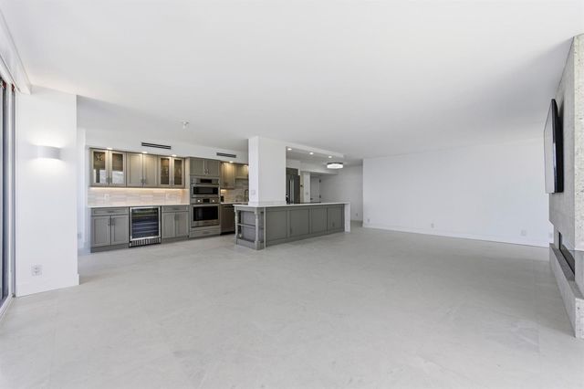 5510 N Ocean Drive 7c, Singer Island, FL 33404