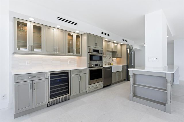 5510 N Ocean Drive 7c, Singer Island, FL 33404