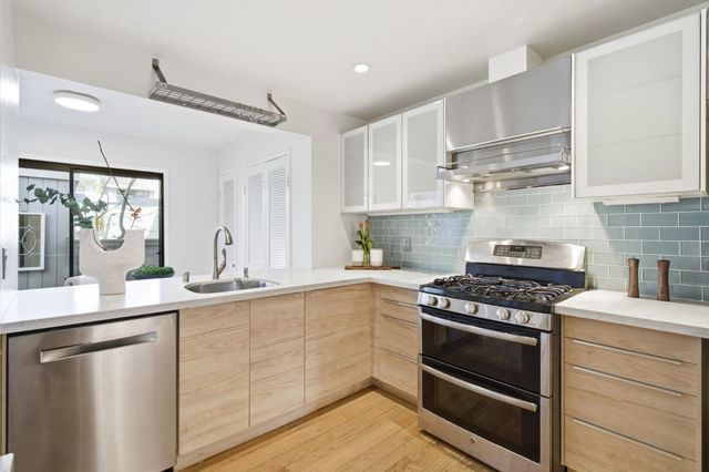 201 Ortega Avenue, Mountain View, CA 94040