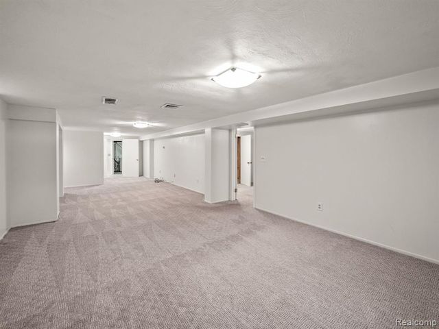 3781 Lincoln Road, Bloomfield Hills, MI 48301