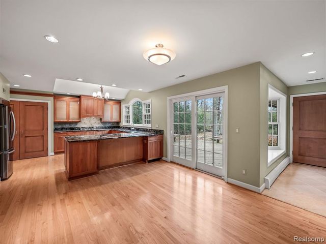 3781 Lincoln Road, Bloomfield Hills, MI 48301