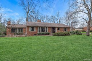 3781 Lincoln Road, Bloomfield Hills, MI 48301