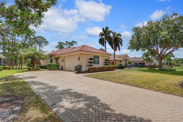 8120 Links Way, Port St Lucie, FL 34986
