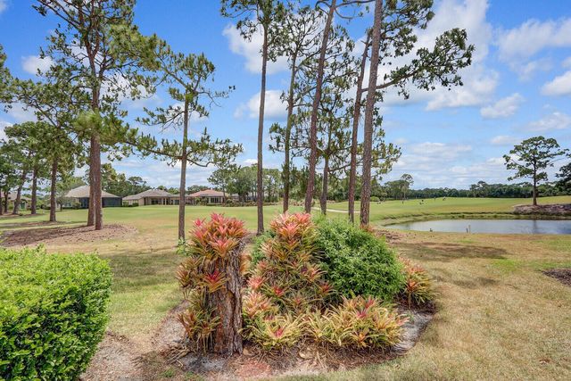 8120 Links Way, Port St Lucie, FL 34986