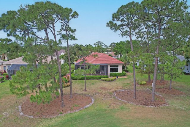 8120 Links Way, Port St Lucie, FL 34986