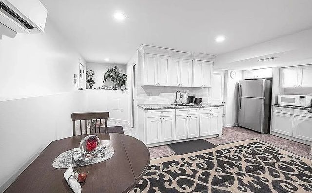 396 Dedham St, Newton, MA 02459