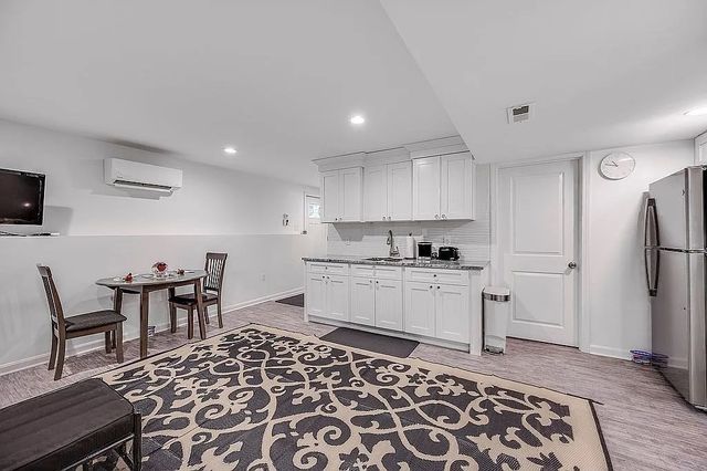 396 Dedham St, Newton, MA 02459