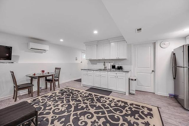 396 Dedham St, Newton, MA 02459