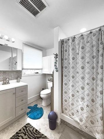 396 Dedham St, Newton, MA 02459