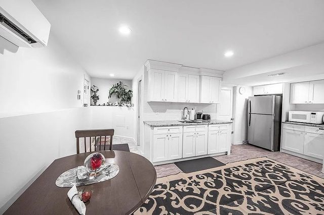396 Dedham St, Newton, MA 02459