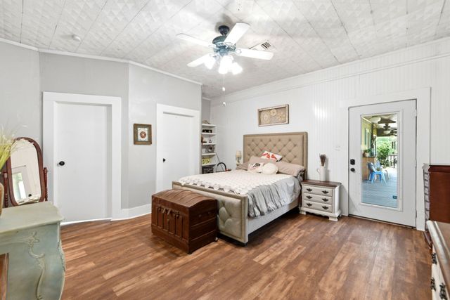 9282 State Highway 75 S, New Waverly, TX 77358