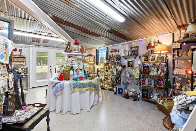 9282 State Highway 75 S, New Waverly, TX 77358