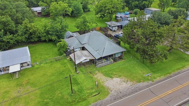 9282 State Highway 75 S, New Waverly, TX 77358
