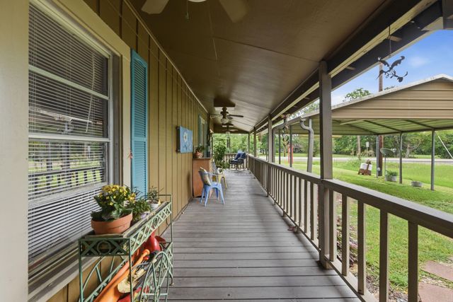 9282 State Highway 75 S, New Waverly, TX 77358