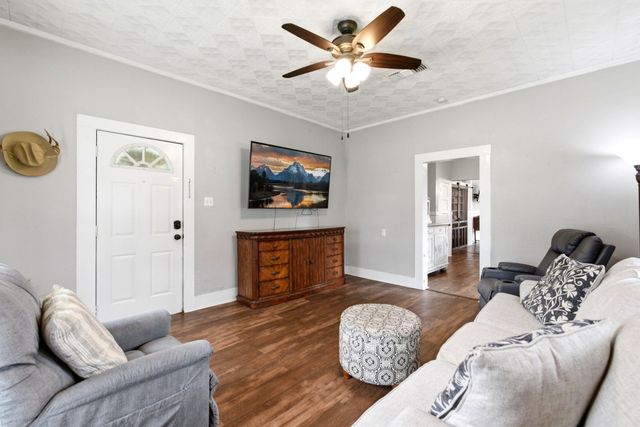 9282 State Highway 75 S, New Waverly, TX 77358
