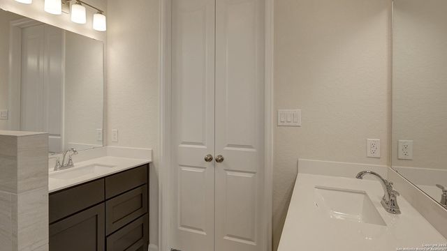 385 Haby Hollow, San Antonio, TX 78253