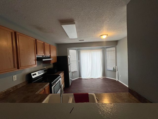 10709 Gentry Lane SW, Albuquerque, NM 87121