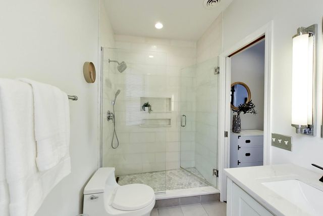 3810 N Fremont Street 2B, Chicago, IL 60613